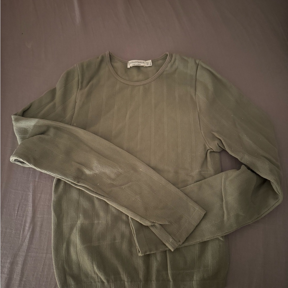 Stradivarius Ribbed Olive Green Long Sleeve Top – Fitted Basic